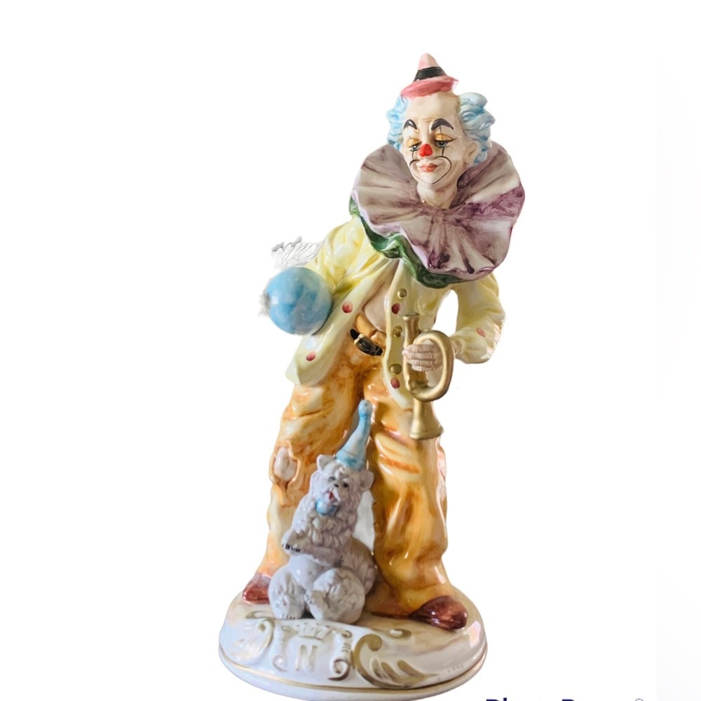 Vintage Hand-Painted Clown
Capodimonte Italy With Certification Tag Rare to Find